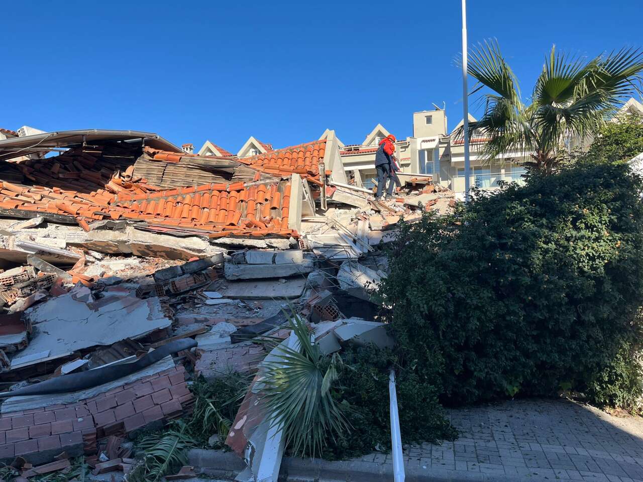 Marmaris’te Otel Çöktü, Olası Facia Kıl Payı Atlatıldı 4